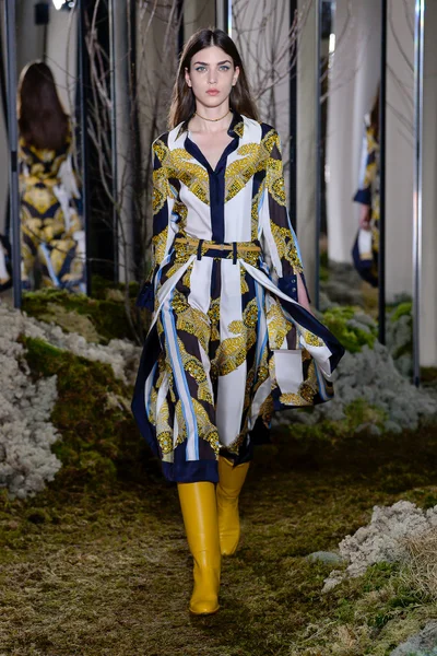 Look 44